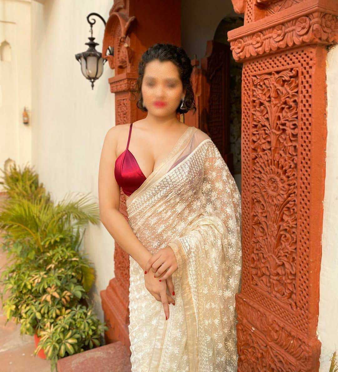 Housewife Escorts in Mumbai