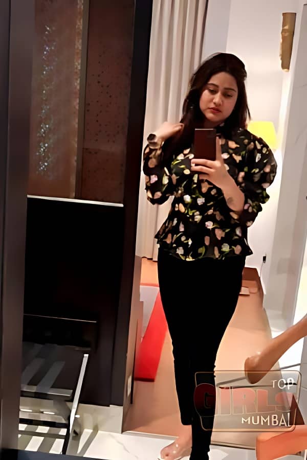 Ashu Photo 4